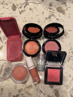 MAC  Haus Geller Milk Cream Powder Blushes Mauves Coral pink Mix